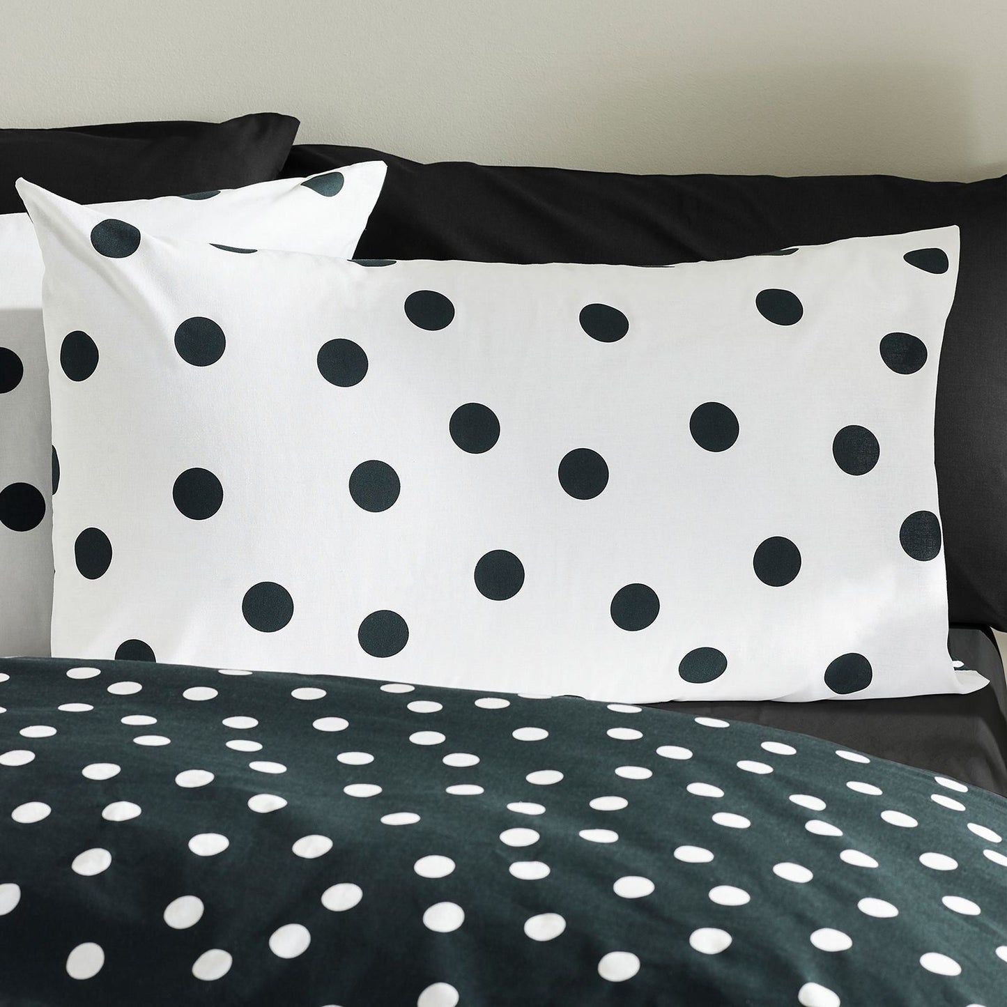 Catherine Lansfield Polka Dot Black / White Duvet Cover Set