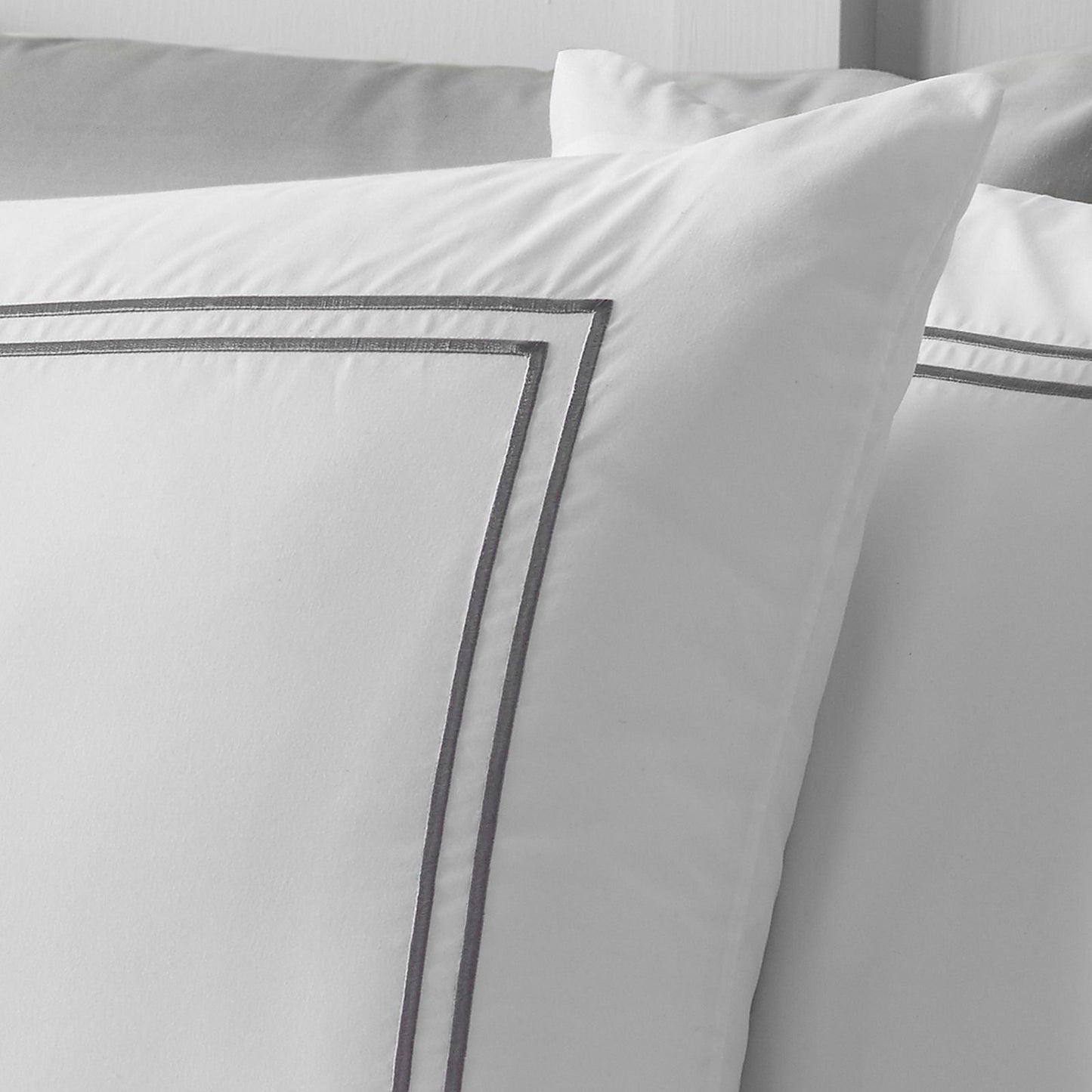 Catherine Lansfield So Soft Mono Satin Stitch White / Silver Duvet Cover Set