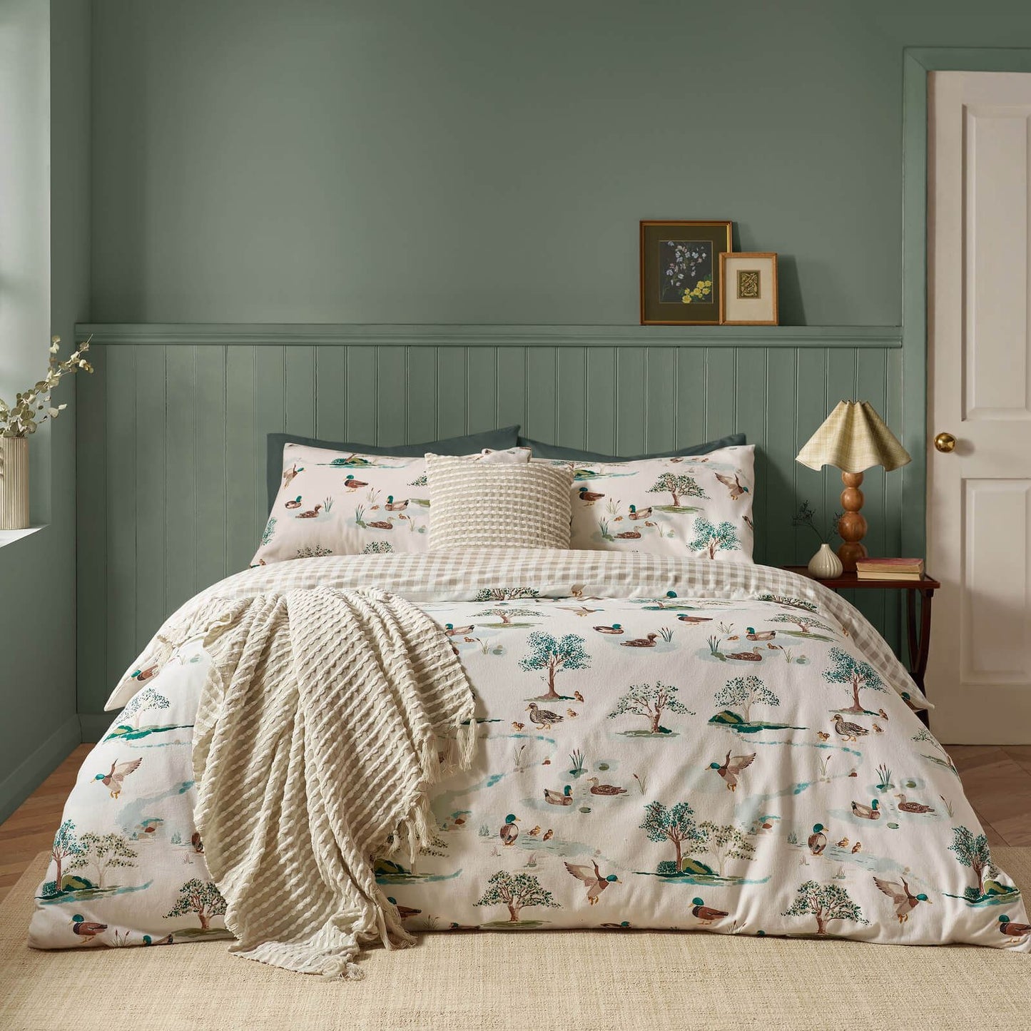 Catherine Lansfield Brushed Mallards Printed Reversible Cotton Bedding Duvet Cover Set Cream
