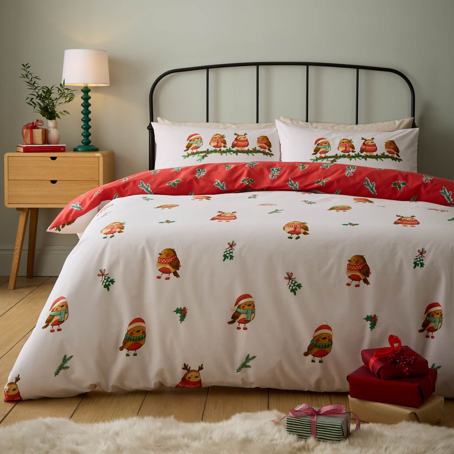 Catherine Lansfield Christmas Robins Printed Reversible Bedding Duvet Cover Set Red