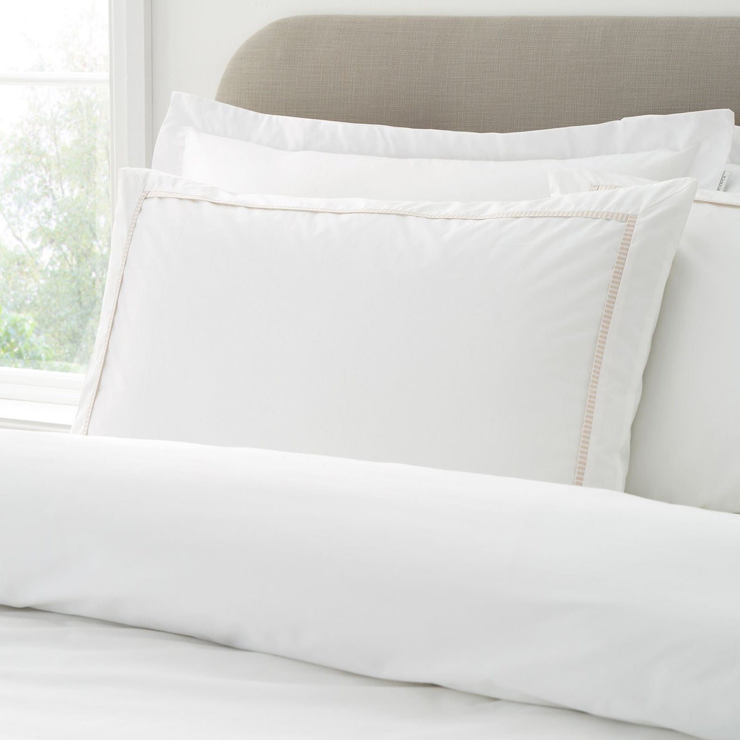 Bianca Contrast Trim White / Natural Duvet Cover Set