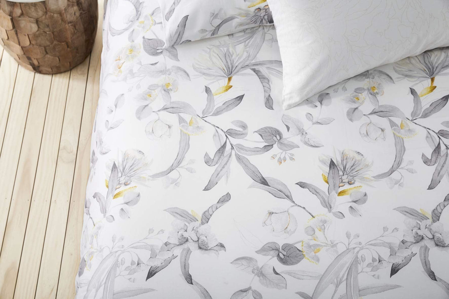 Kurana Dove Duvet Set