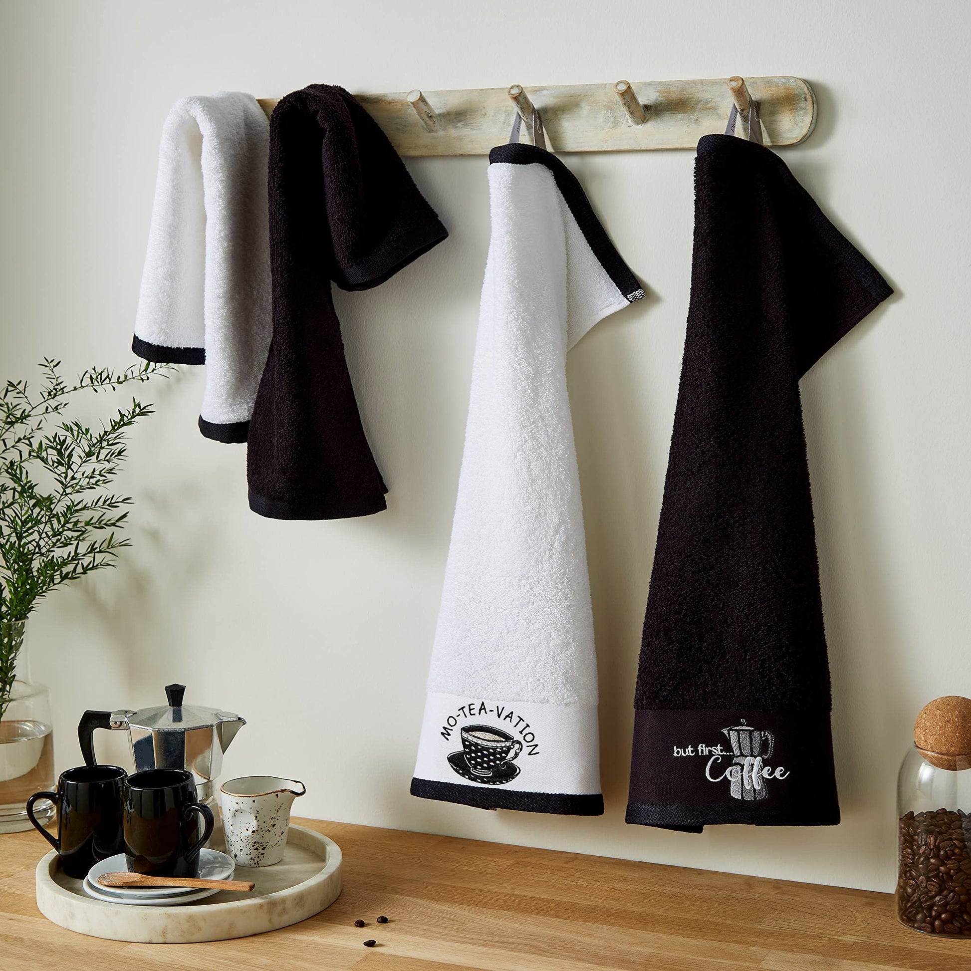 Tea and Coffee Black/White Tea Towels