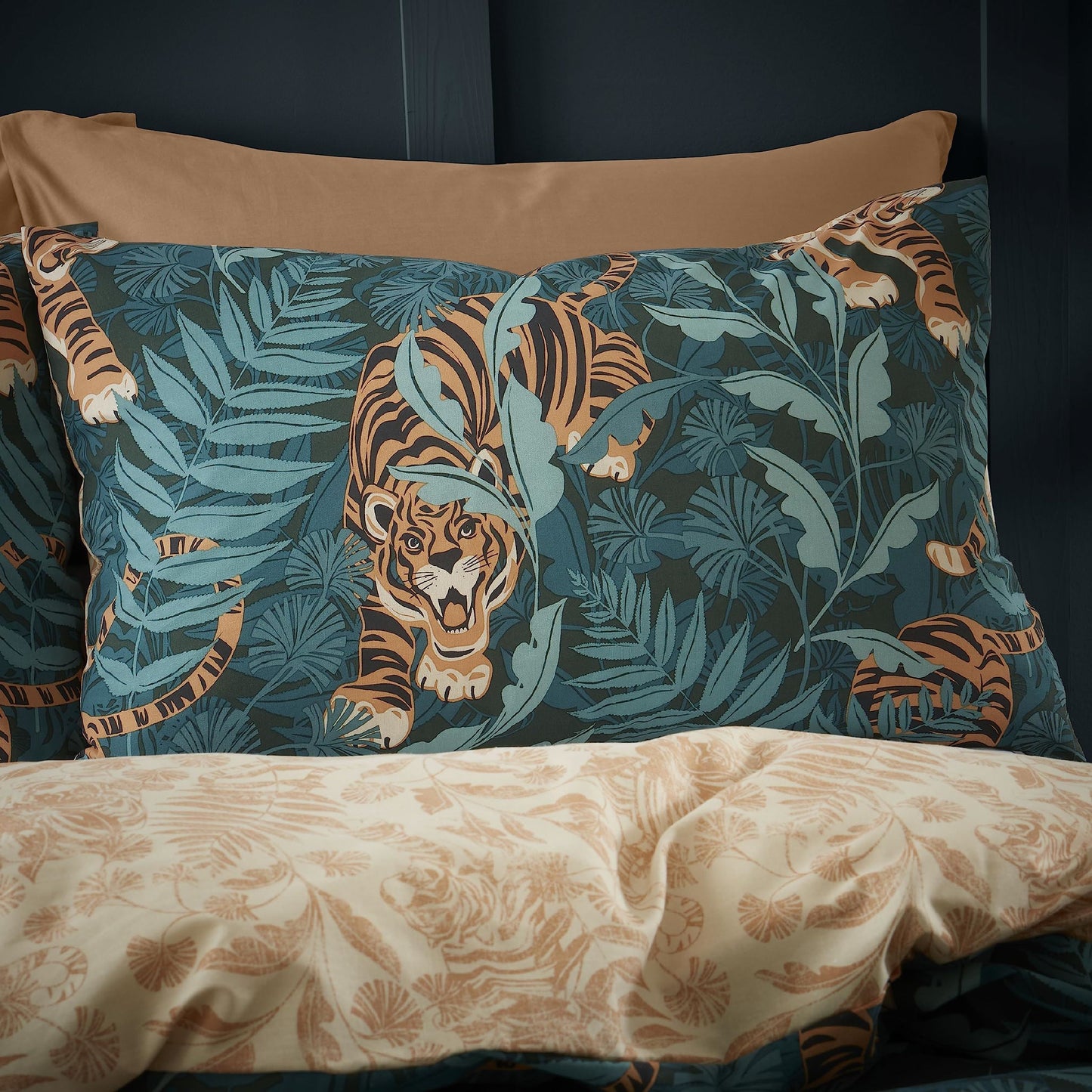 Tropic Tiger Leaf Green Duvet Set