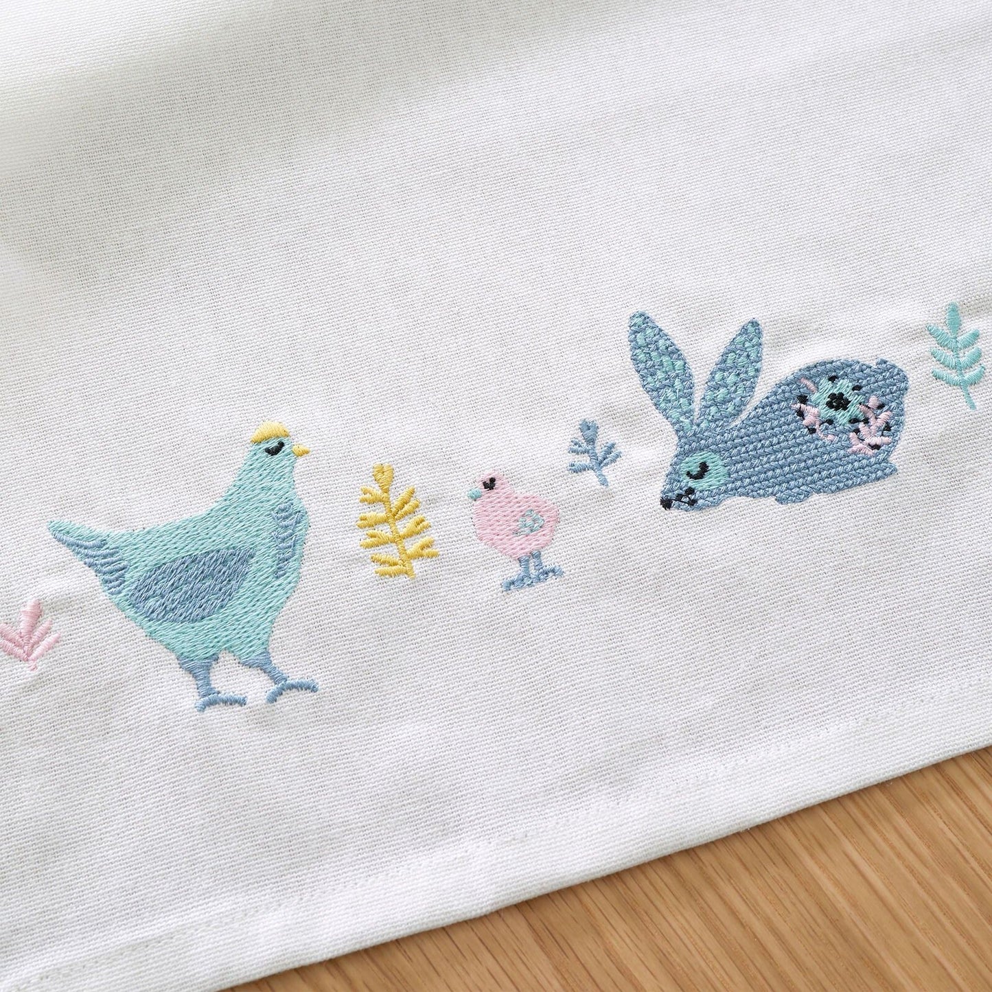 Cottage Friends Natural Table Cloth