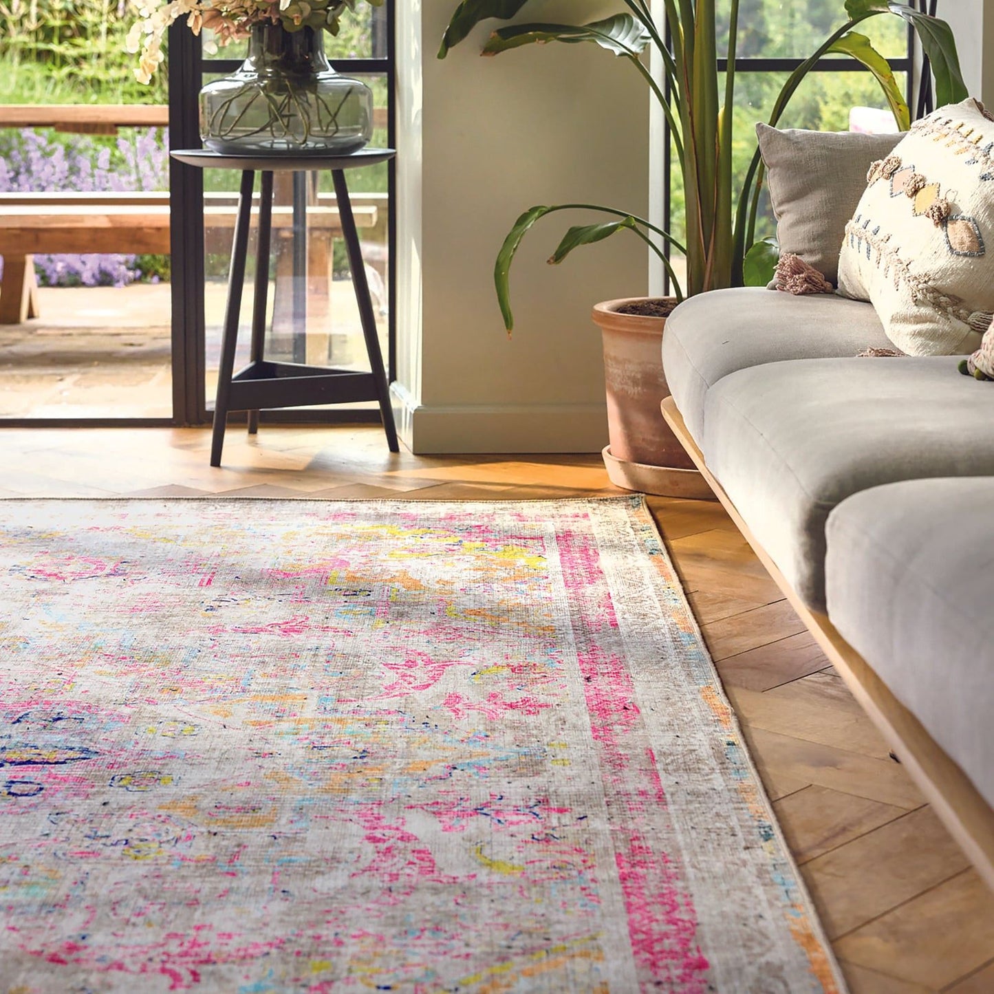 Hug Rug Eco-Washable Neo Classical Rug