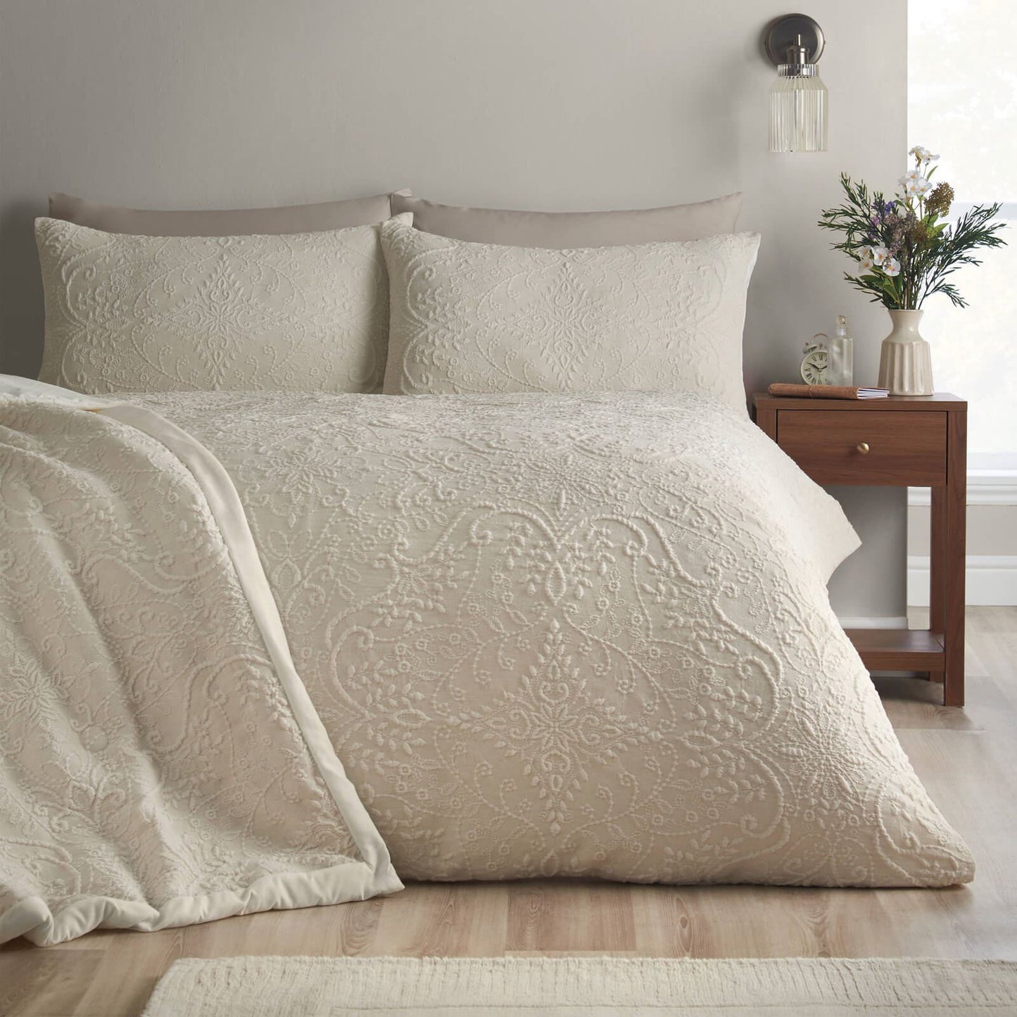 Catherine Lansfield Amelia Jacquard Easy Care Bedding Duvet Cover Set Cream