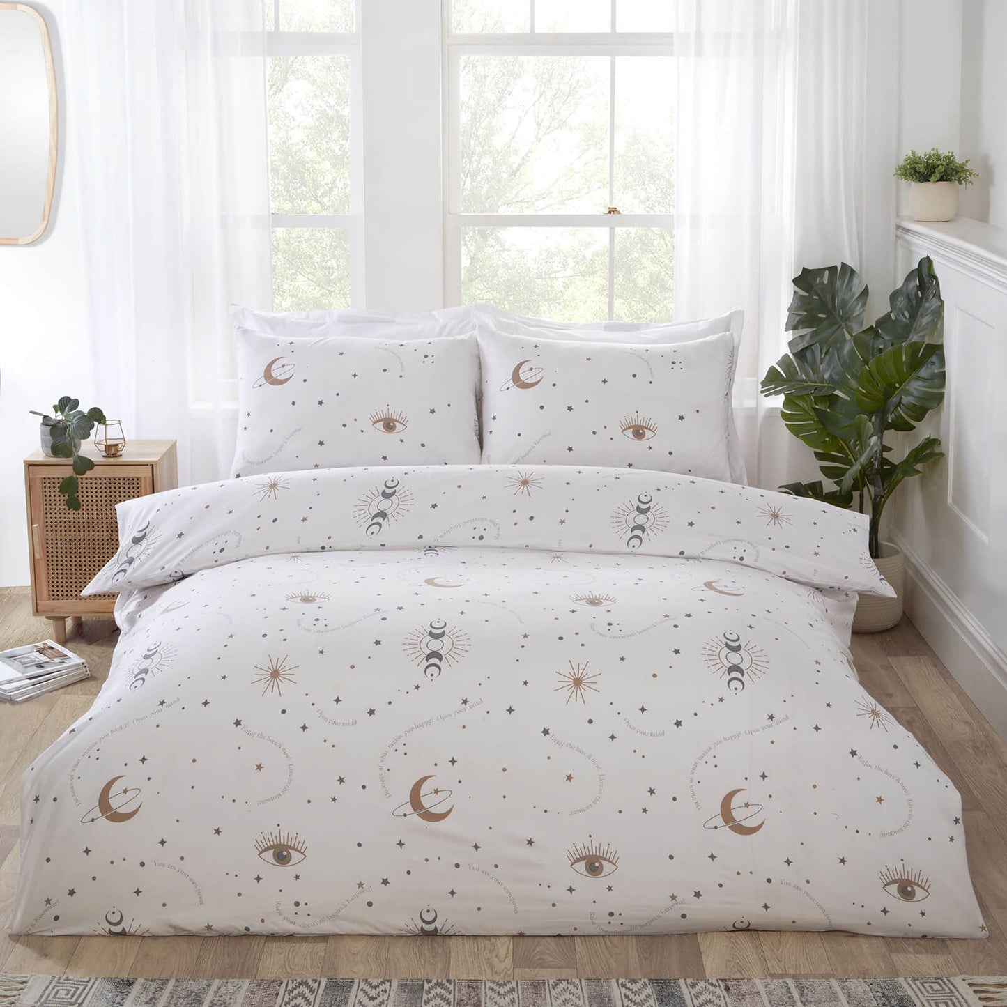 Manifesting White Duvet Set