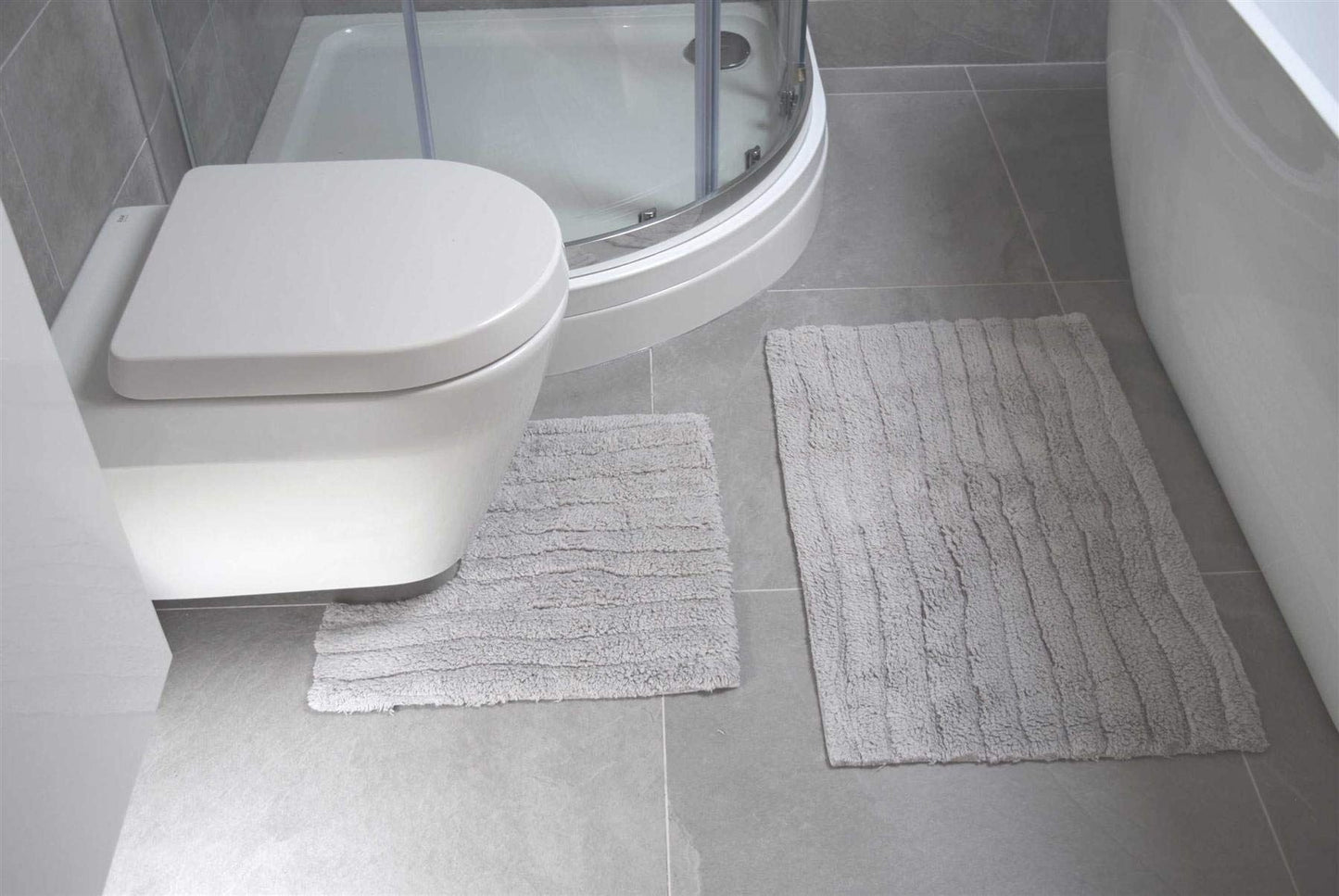 Finley Silver Bath Pedestal Mat