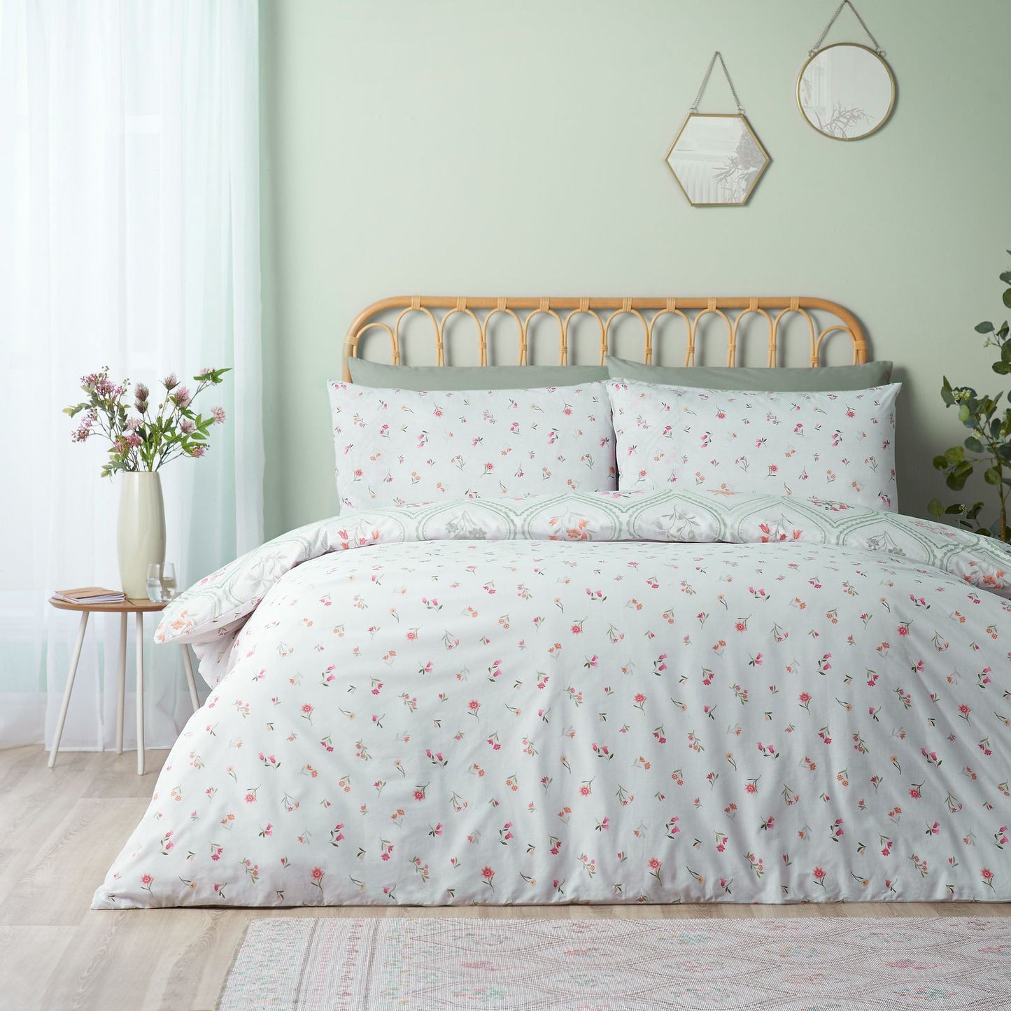 Catherine Lansfield Cameo Floral Soft Green Duvet Cover Set