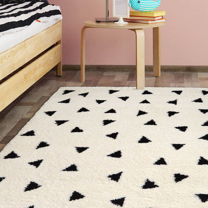 Snug Mono Triangles Rug