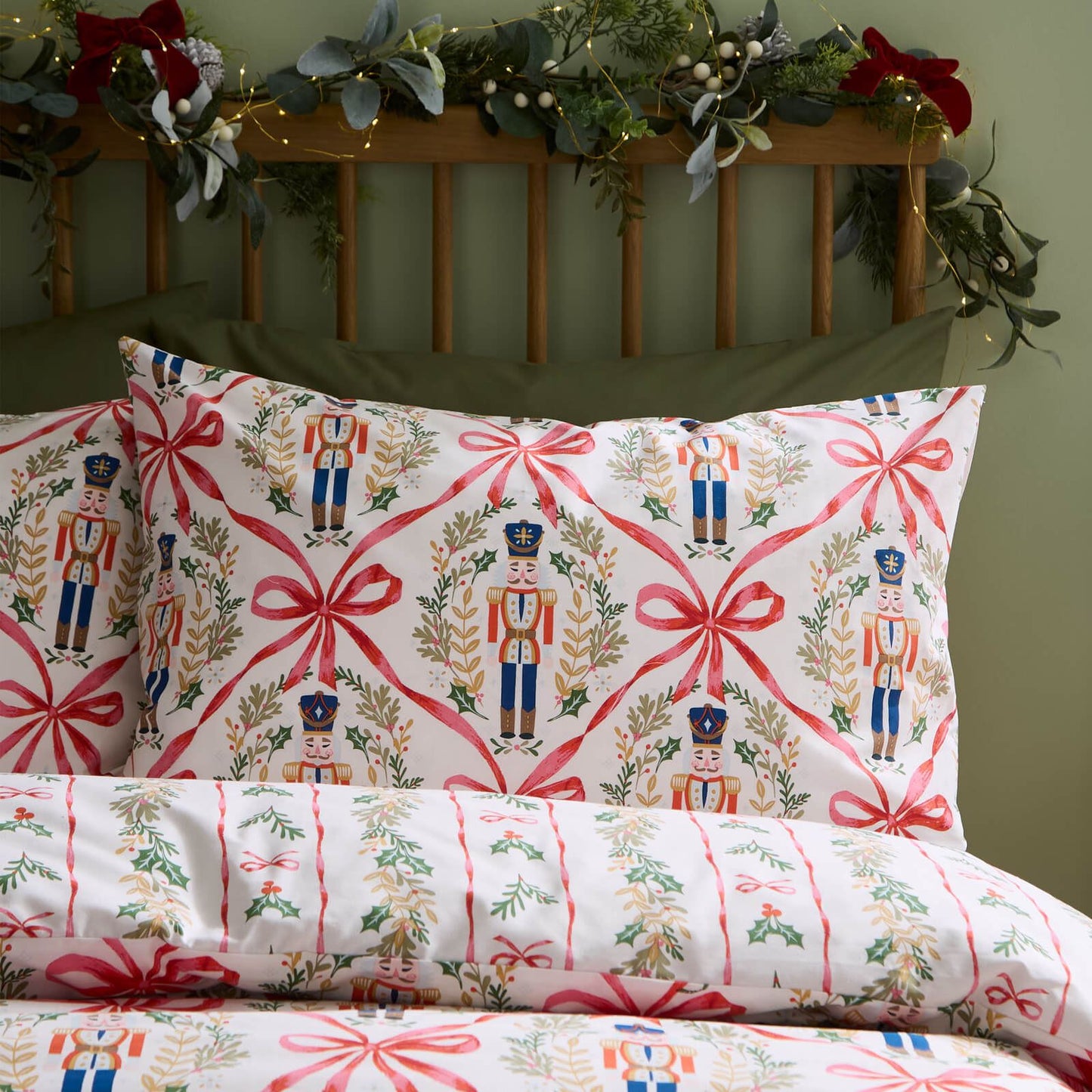 Catherine Lansfield Christmas Nutcracker Bows Reversible Cotton Bedding Duvet Cover Set Natural