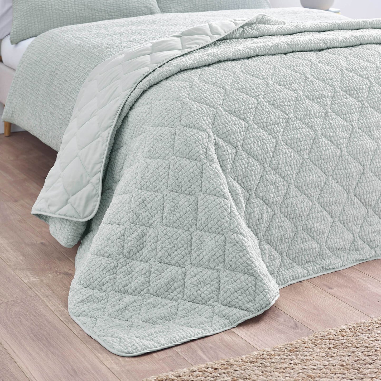 Catherine Lansfield Crinkle Seersucker Texture Bedspread Green - 220x220cm