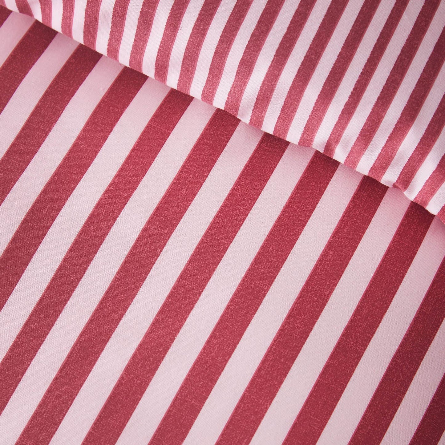 Catherine Lansfield Epping Textured Reversible Bedding Duvet Cover Set Burgundy