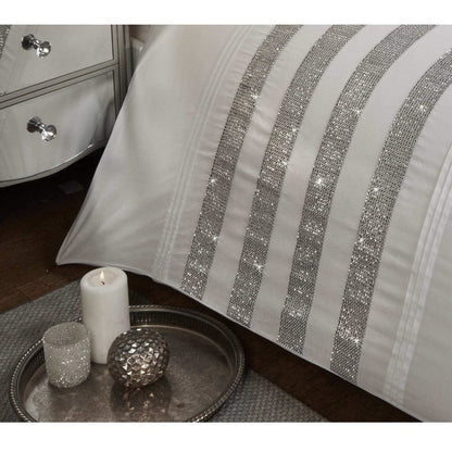 Carly White Duvet Set