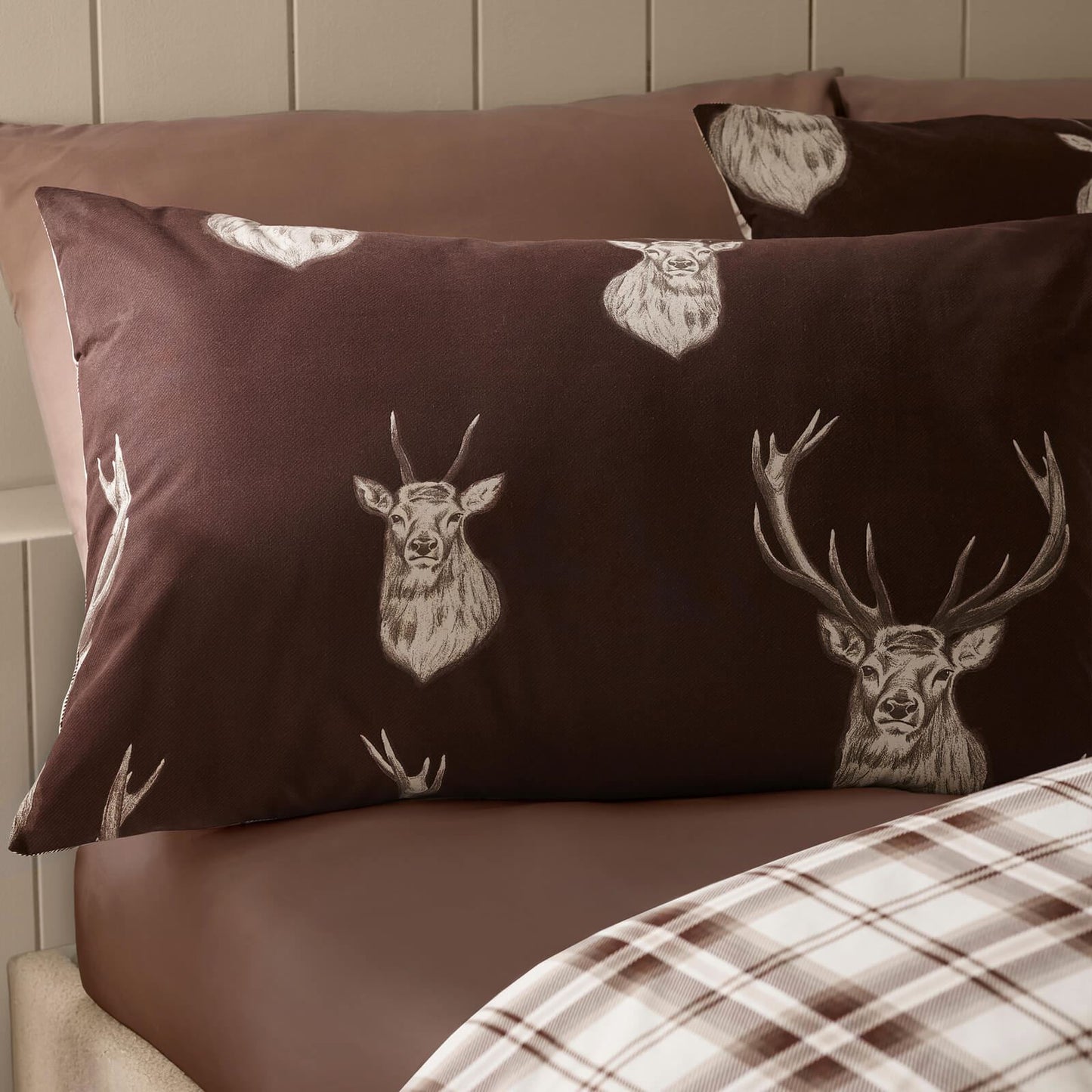 Catherine Lansfield Stag Checked Reversible Bedding Duvet Cover Set Chocolate