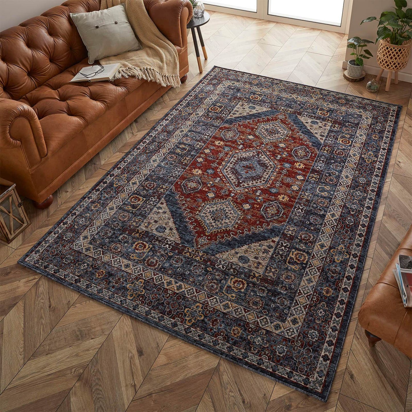 Oriental Weavers Sarouk 8022 E Red / Blue / Cream Rug