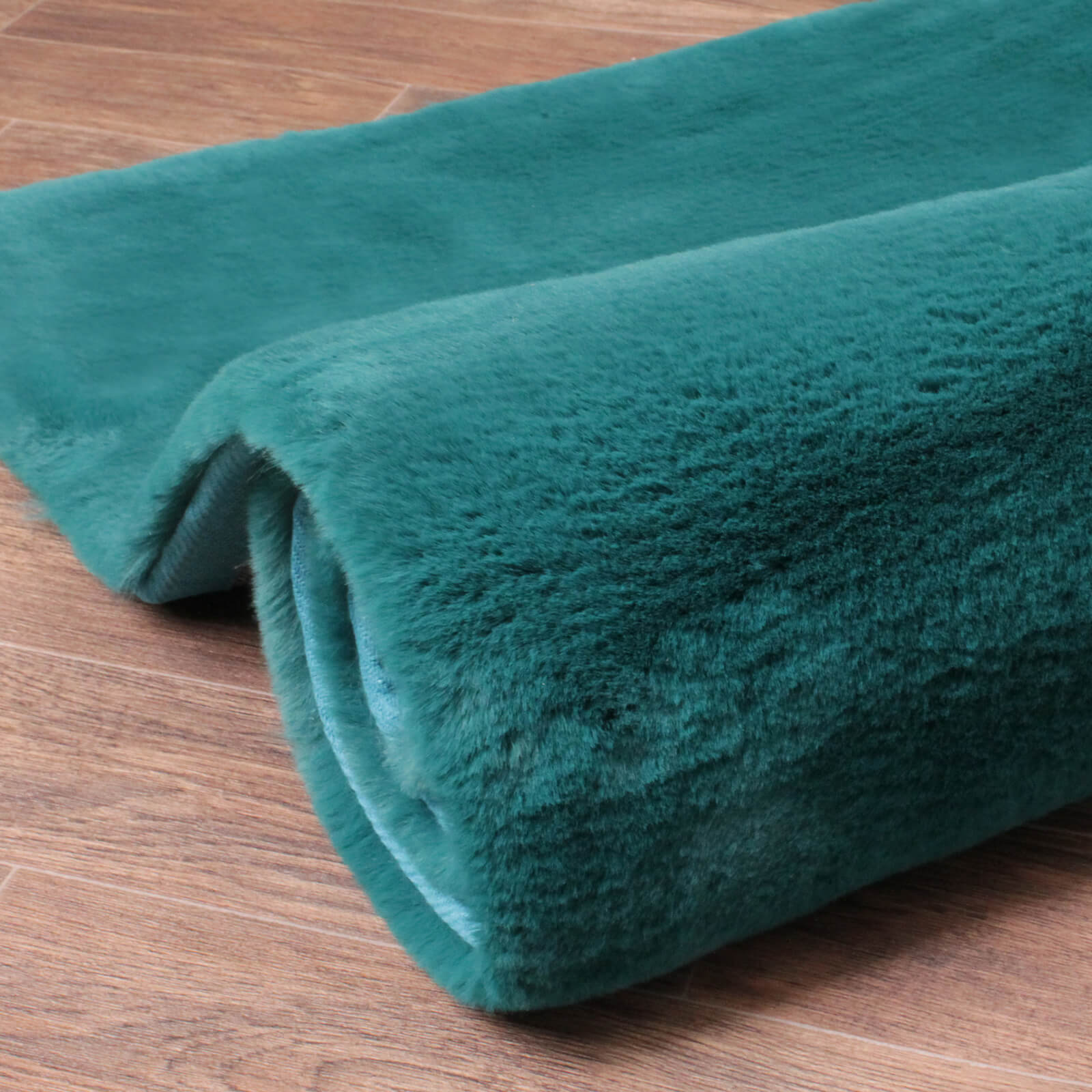 Handmade Carpets Luxe Faux Fur Plain Teal Rug