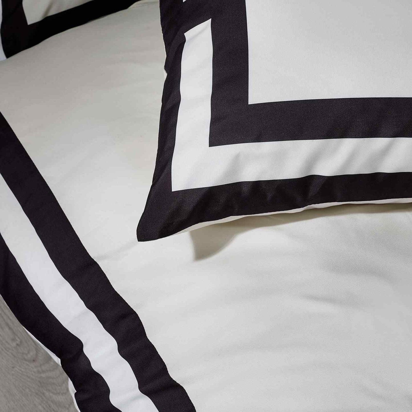 So Soft Mono Panel Cream Duvet Cover Set