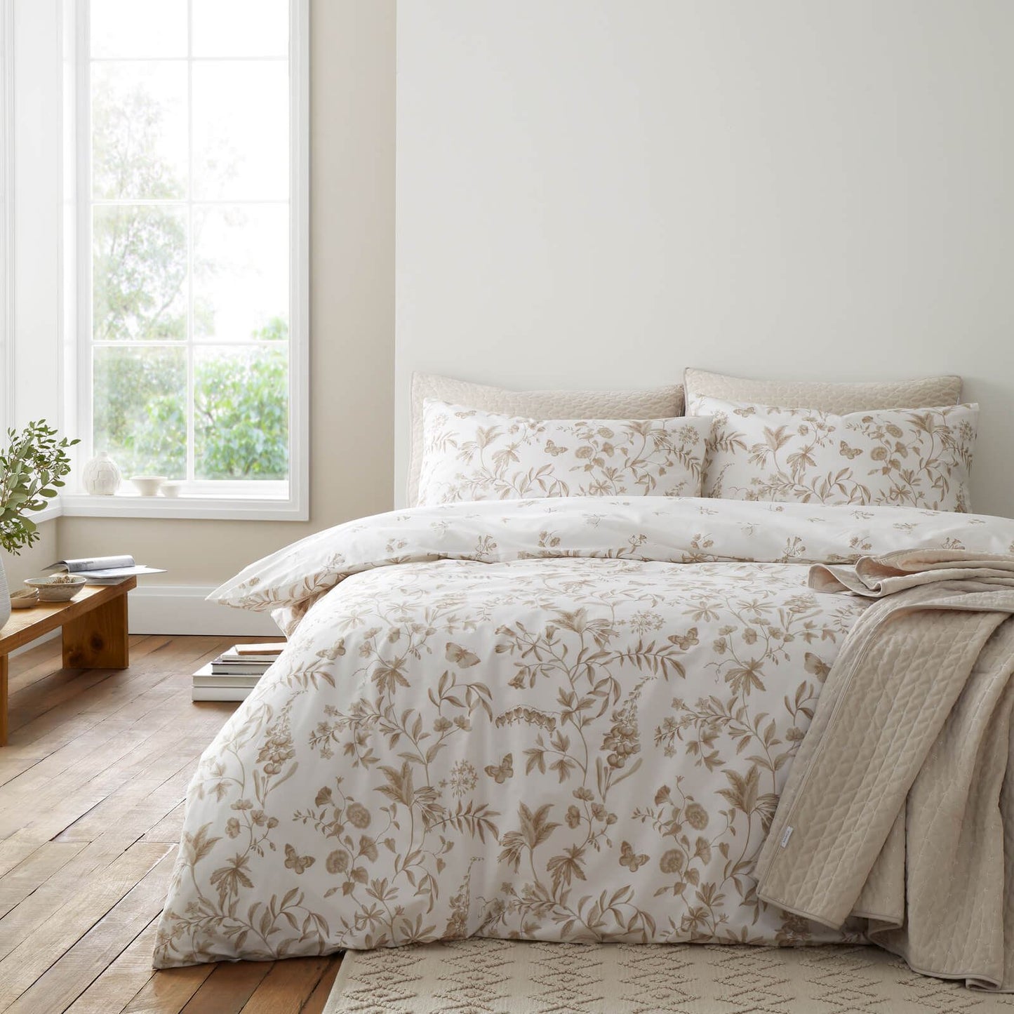 Bianca Fine Linens Thea Floral Printed Reversible Cotton Bedding Duvet Cover Set Natural