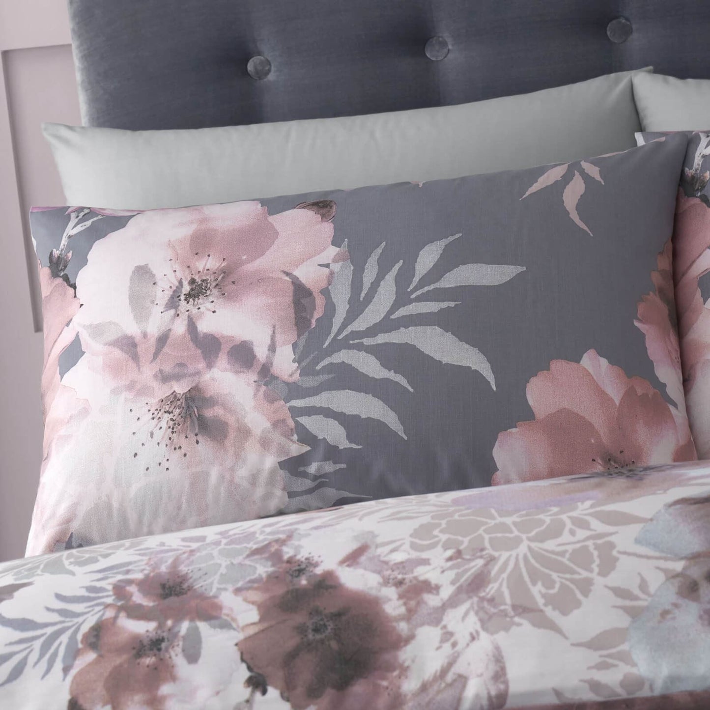 Dramatic Floral Grey Duvet Set