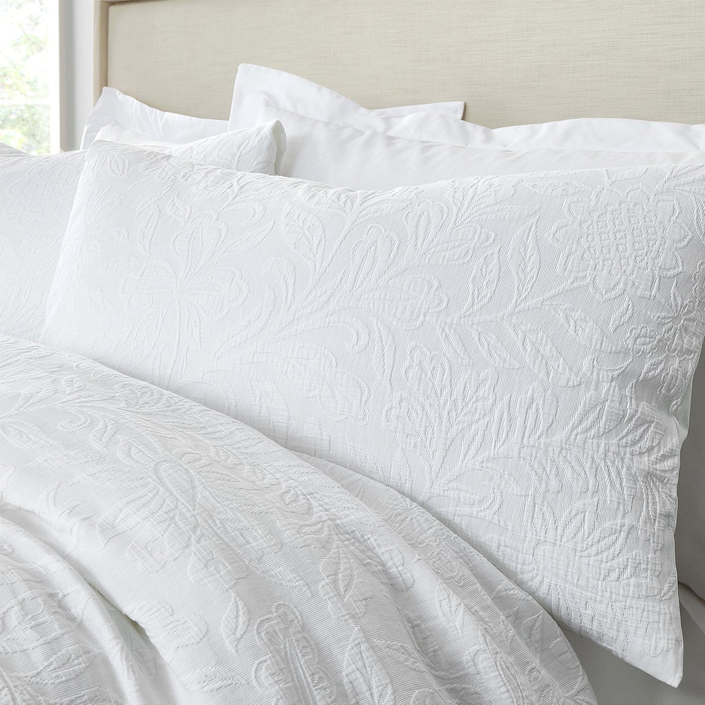 Bianca Fleur Matelass� White Duvet Cover Set