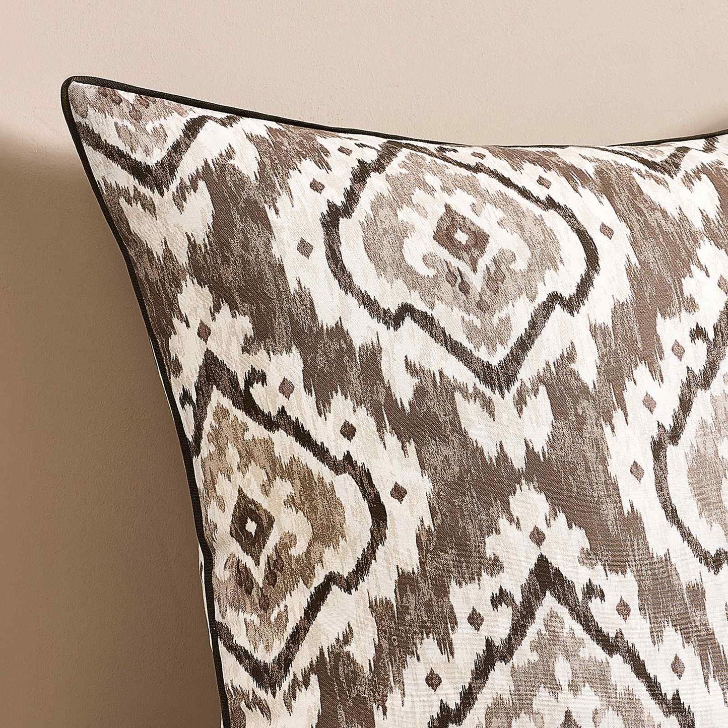 Suri Natural Cushion