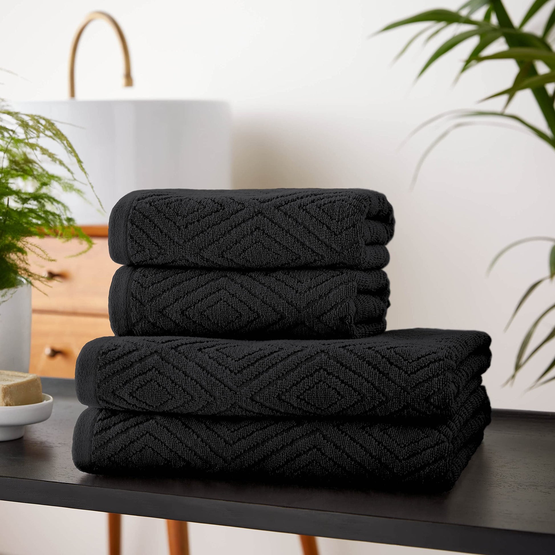 Diamond Geo Sculpted Black Towel Bale