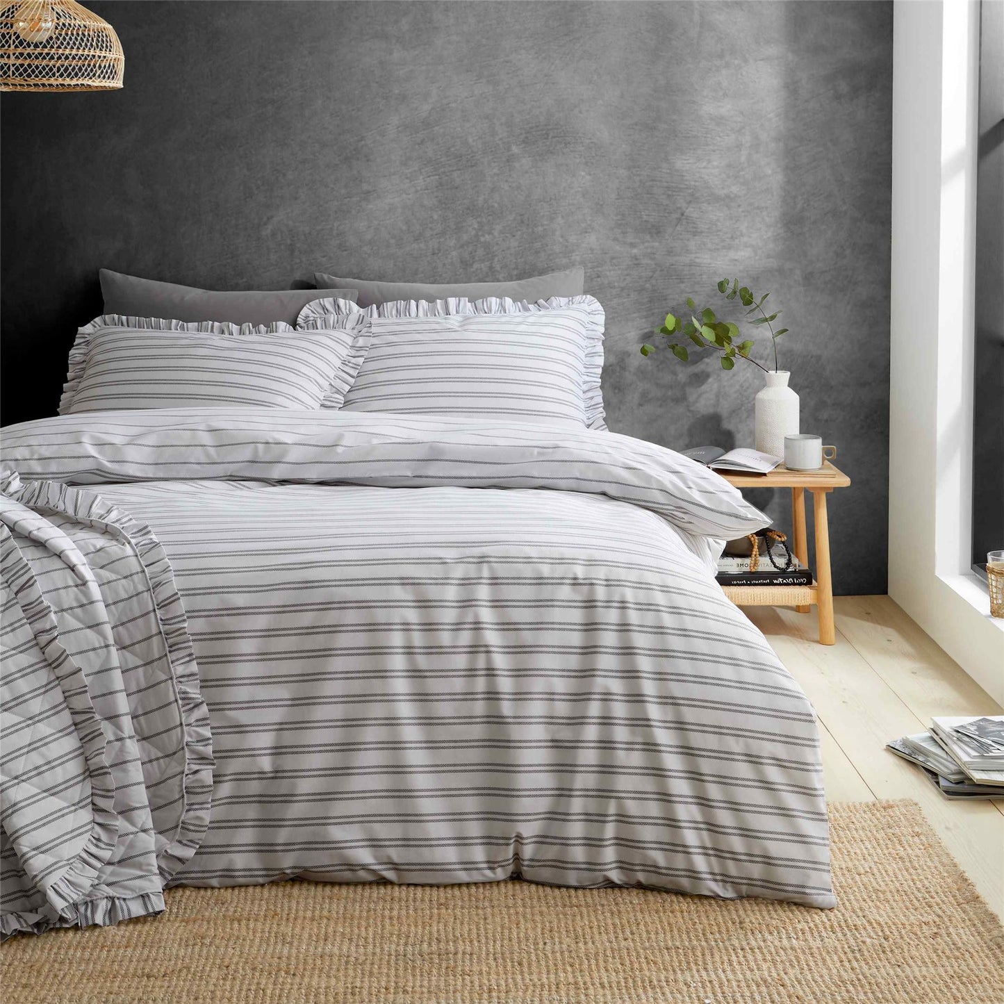 Frill Stripe Black / White Duvet Cover Set