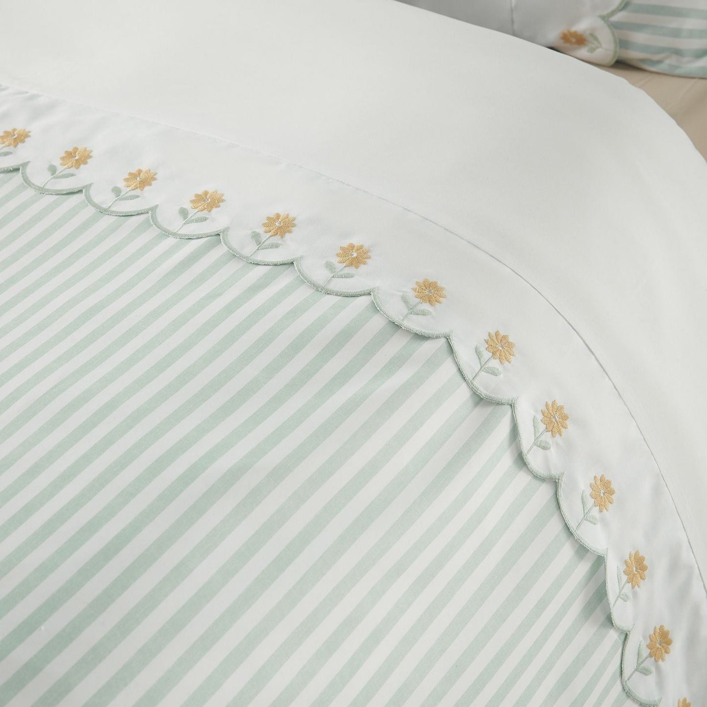 Catherine Lansfield Embroidered Daisy Sage Green Duvet Cover Set