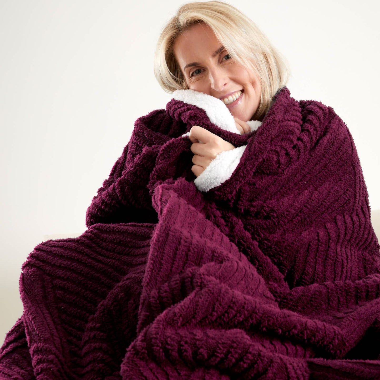 Catherine Lansfield Heat Buddy Cosy Super Thermal Blanket Bedspread Plum - 220x230cm