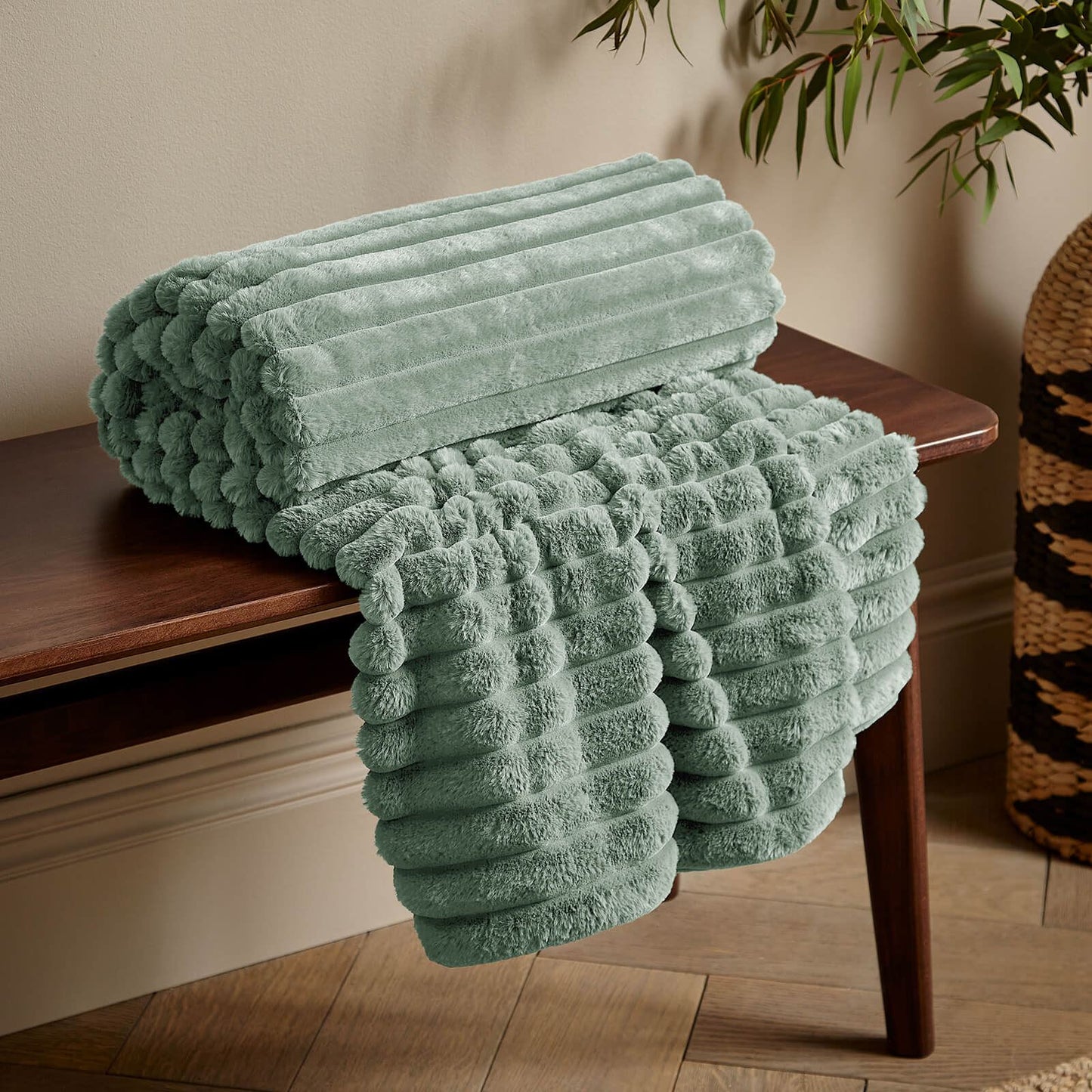 Cosy Ribbed Faux Fur Soft Blanket Throw Green