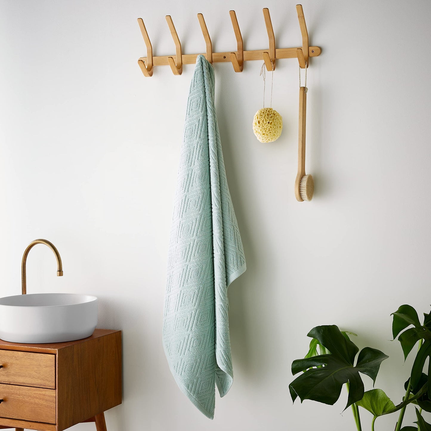 Diamond Geo Sculpted Sage Green Bath Towel