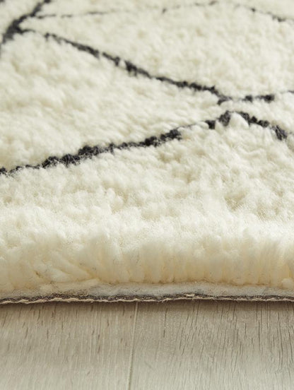 Origins Berber Cream / Black Rug