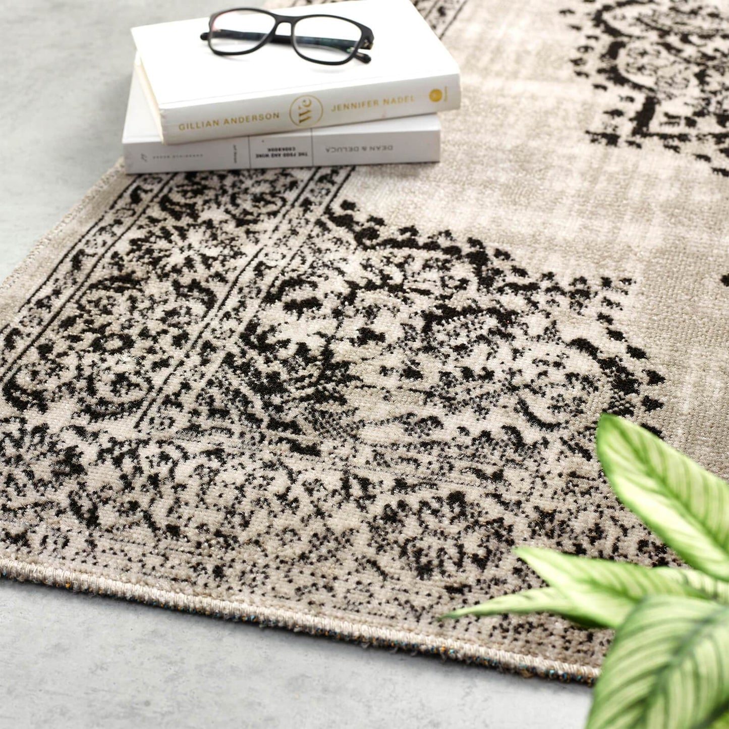 Origins Saville Grey / Black Rug